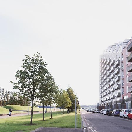 Pass The Keys Lovely 2-Bed Flat Glasgow Harbour Free Parking Eksteriør billede