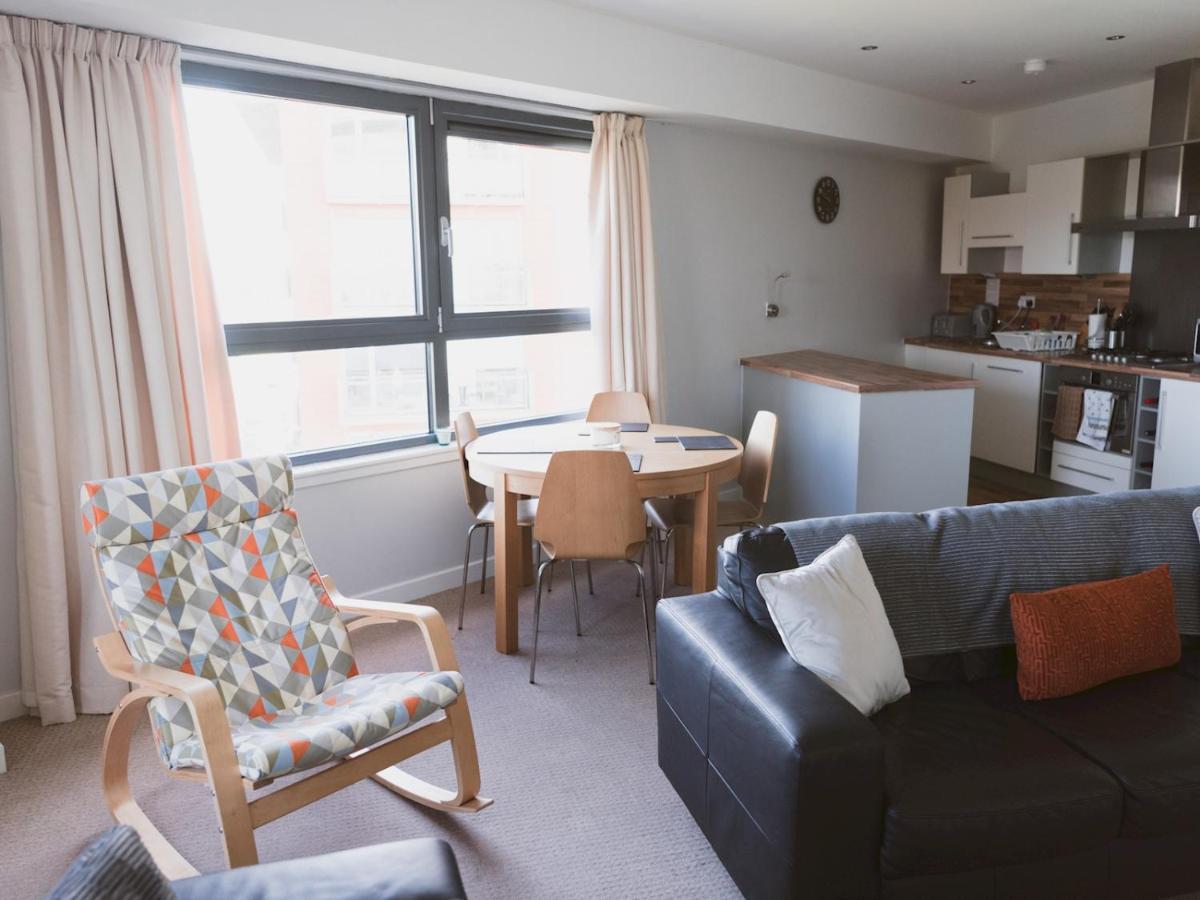 Pass The Keys Lovely 2-Bed Flat Glasgow Harbour Free Parking Eksteriør billede
