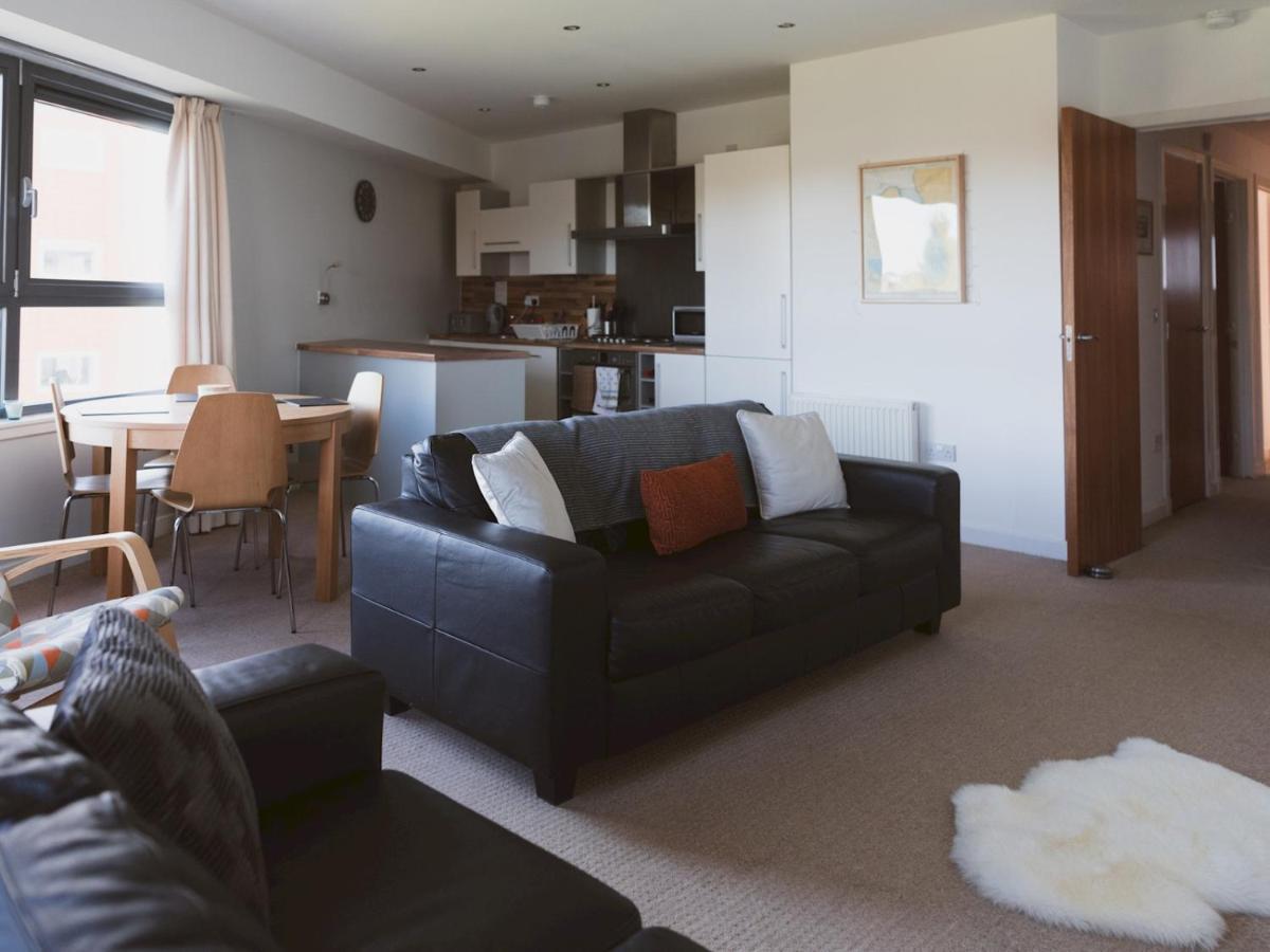 Pass The Keys Lovely 2-Bed Flat Glasgow Harbour Free Parking Eksteriør billede